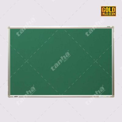 Bảng ghim nỉ màu xanh lá treo tường