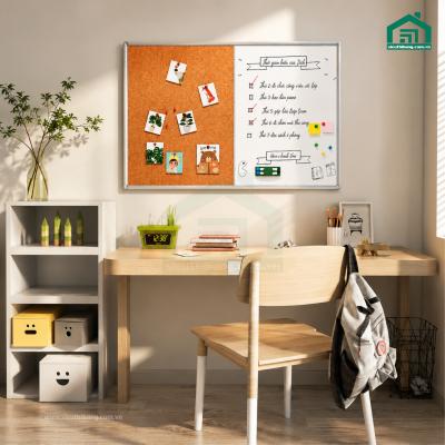 Bảng ghim treo tường lưu giữ kế hoạch và kỷ niệm gia đình
