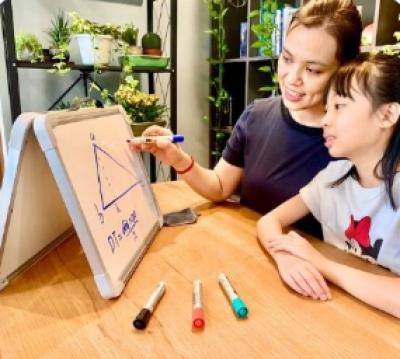 Vì Sao Nhiều Phụ Huynh Chọn Bảng Từ Trắng Cho Bé?