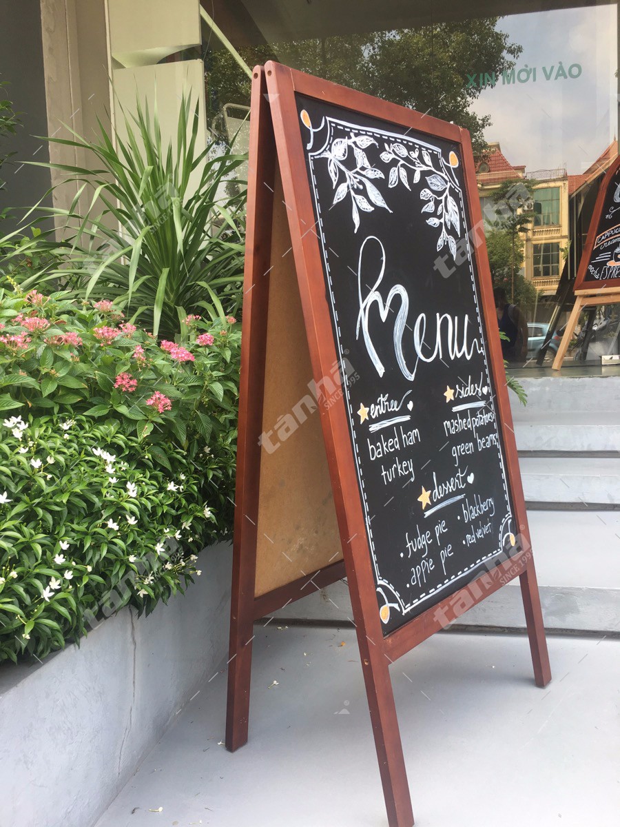 Bảng menu ch&acirc;n đứng Romana